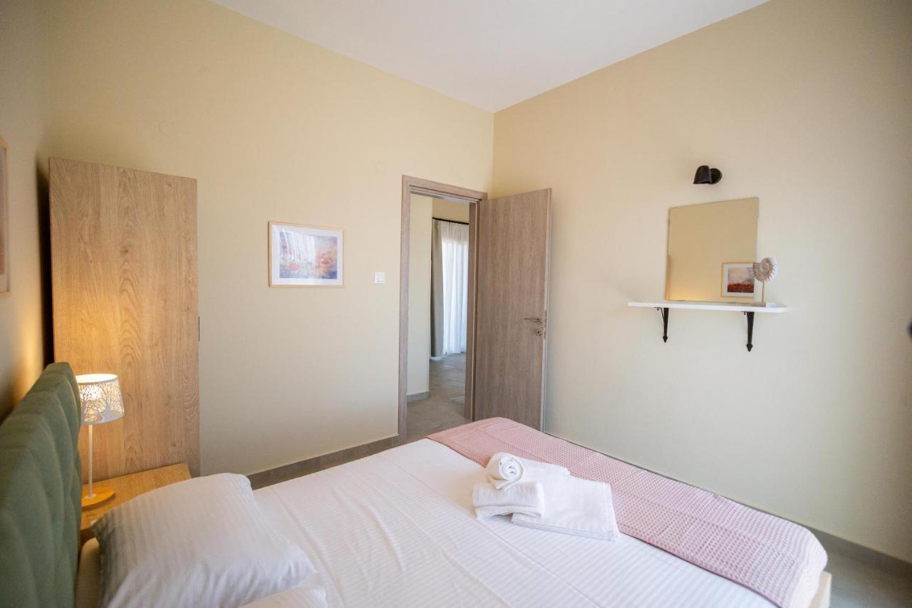 Varkes Suites 1 نيا بوتيدايا المظهر الخارجي الصورة
