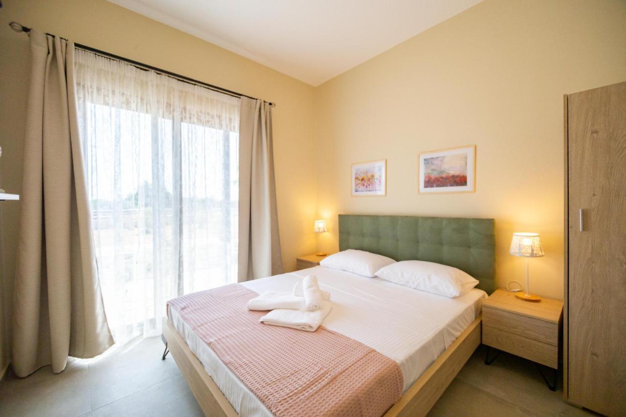 Varkes Suites 1 نيا بوتيدايا المظهر الخارجي الصورة